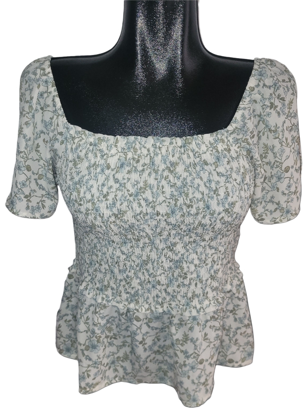 Paper Crane Cream & Blue Ditsy Floral Smocked Square-Neck Short Sleeve Top M